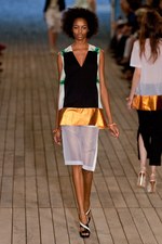 異素材を組み合わせてユニークなルックを演出　コムーン(COMMUUN)、2012年春夏コレクション｜写真18