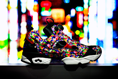 インスタポンプフューリー ｜リーボック クラシック×アトモス、新宿のネオン街をモチーフにしたインスタポンプフューリー発売