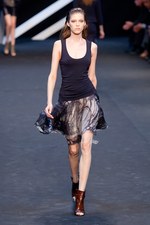シックなカラーでスタイリッシュに贈る - ギ ラロッシュ(Guy Laroche) 2012年春夏コレクション｜写真4