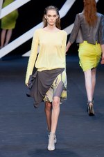 シックなカラーでスタイリッシュに贈る - ギ ラロッシュ(Guy Laroche) 2012年春夏コレクション｜写真26