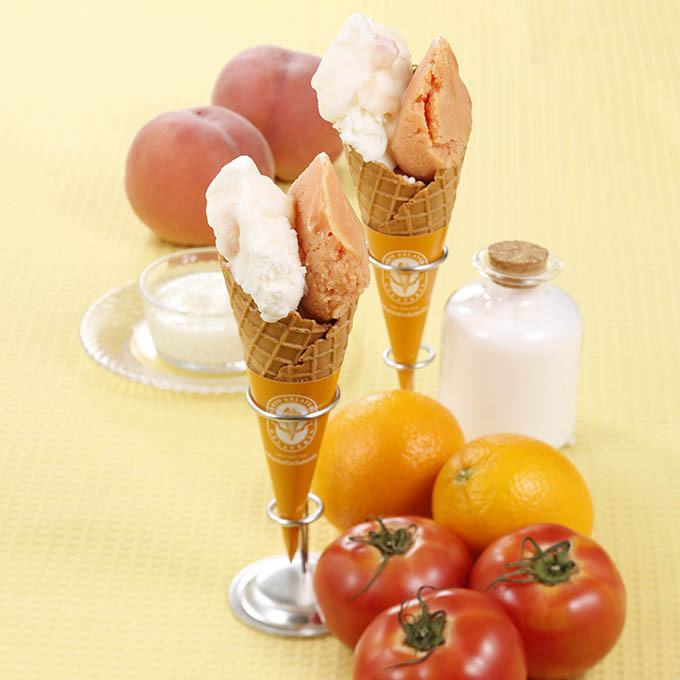 ジェラート専門店、マリオジェラテリアから「塩オレンジトマト」と「白桃ヨーグルト」が期間限定で登場 | 写真