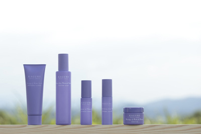 芳しい香りに包まれて、こころと肌を愛おしむ喜びを実感するナチュラルコスメ「KAGURE」誕生