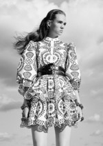 アレキサンダー・マックイーン 17年リゾート - 家族の思い出が蘇るヴィンテージワードローブ｜写真5