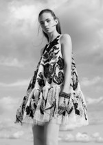 アレキサンダー・マックイーン 17年リゾート - 家族の思い出が蘇るヴィンテージワードローブ｜写真30