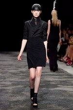 若い戦士達の気高いスピリットをモダンに昇華 - A.F.ヴァンデヴォースト(A.F.VANDEVORST) 2012年春夏コレクション｜写真5