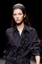 若い戦士達の気高いスピリットをモダンに昇華 - A.F.ヴァンデヴォースト(A.F.VANDEVORST) 2012年春夏コレクション｜写真12