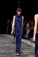 若い戦士達の気高いスピリットをモダンに昇華 - A.F.ヴァンデヴォースト(A.F.VANDEVORST) 2012年春夏コレクション｜写真25