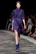 若い戦士達の気高いスピリットをモダンに昇華 - A.F.ヴァンデヴォースト(A.F.VANDEVORST) 2012年春夏コレクション｜写真27