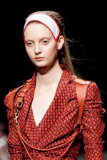 若い戦士達の気高いスピリットをモダンに昇華 - A.F.ヴァンデヴォースト(A.F.VANDEVORST) 2012年春夏コレクション｜写真34