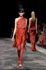 若い戦士達の気高いスピリットをモダンに昇華 - A.F.ヴァンデヴォースト(A.F.VANDEVORST) 2012年春夏コレクション｜写真36