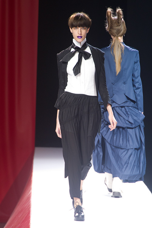 ヨウジヤマモト(Yohji Yamamoto) 2012年春夏ウィメンズコレクション  - 写真15