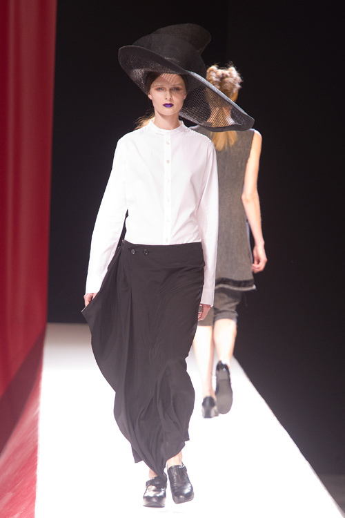 ヨウジヤマモト(Yohji Yamamoto) 2012年春夏ウィメンズコレクション  - 写真22