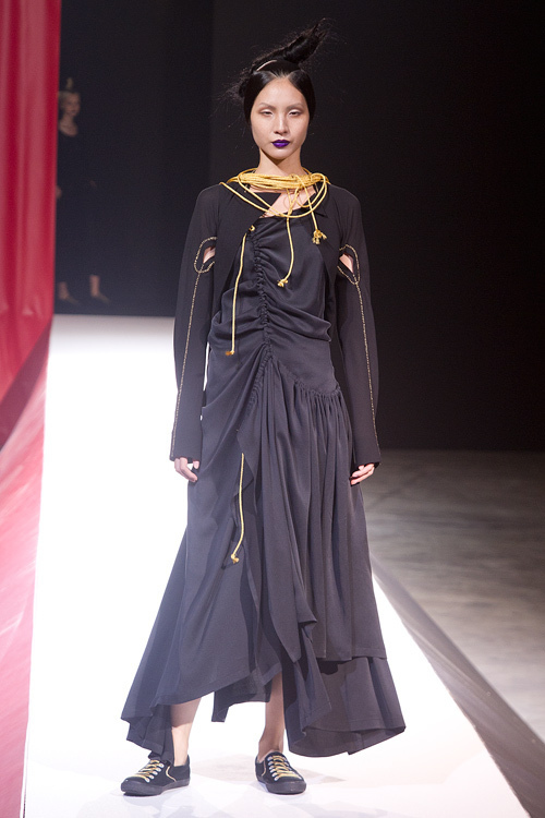 ヨウジヤマモト(Yohji Yamamoto) 2012年春夏ウィメンズコレクション  - 写真33