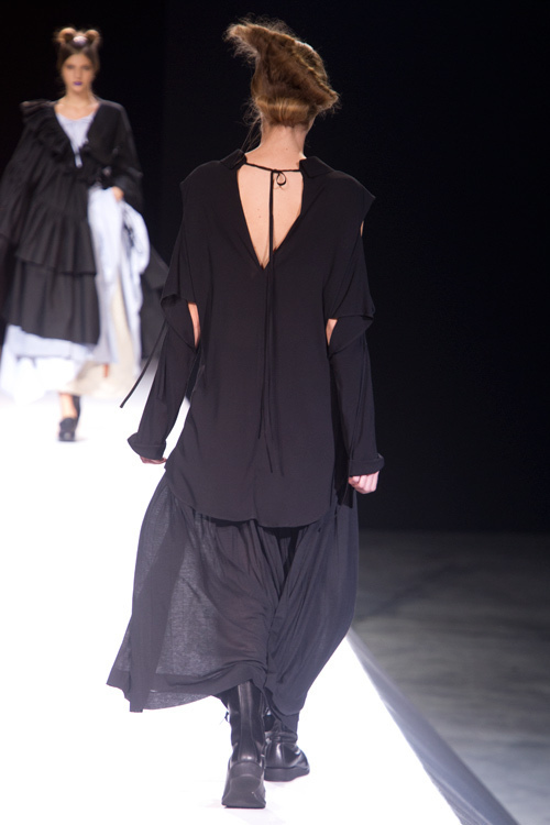 ヨウジヤマモト(Yohji Yamamoto) 2012年春夏ウィメンズコレクション  - 写真49