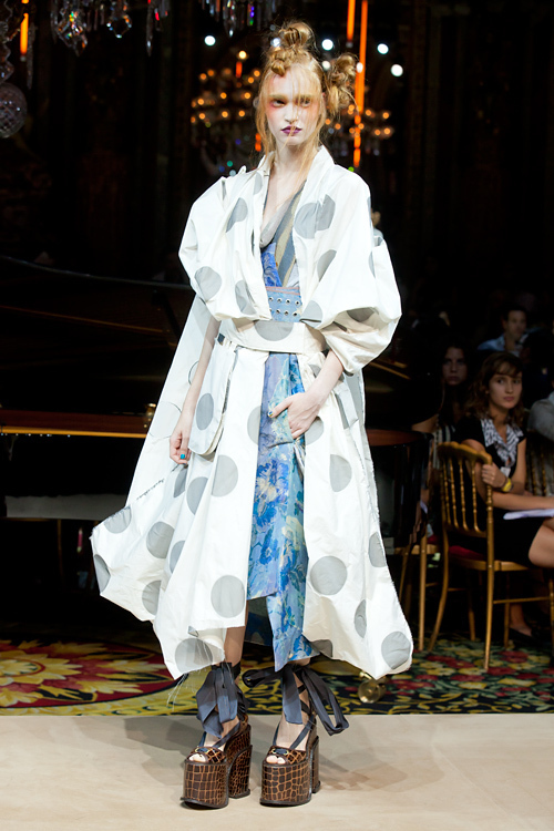 ヴィヴィアン・ウエストウッド ゴールドレーベル(Vivienne Westwood Gold Label) 2012年春夏ウィメンズコレクション  - 写真6