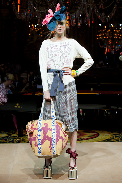 ヴィヴィアン・ウエストウッド ゴールドレーベル(Vivienne Westwood Gold Label) 2012年春夏ウィメンズコレクション  - 写真18