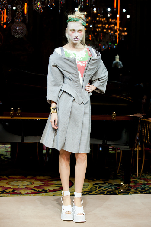 ヴィヴィアン・ウエストウッド ゴールドレーベル(Vivienne Westwood Gold Label) 2012年春夏ウィメンズコレクション  - 写真25