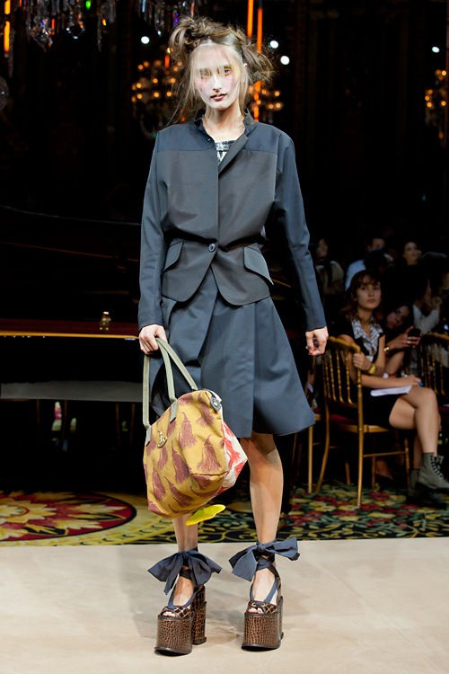 ヴィヴィアン・ウエストウッド ゴールドレーベル(Vivienne Westwood Gold Label) 2012年春夏ウィメンズコレクション  - 写真29