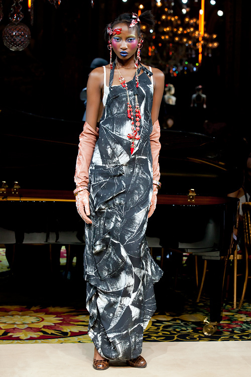 ヴィヴィアン・ウエストウッド ゴールドレーベル(Vivienne Westwood Gold Label) 2012年春夏ウィメンズコレクション  - 写真47