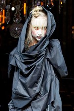 多彩な美が織り成す壮大な世界 - ヴィヴィアン・ウエストウッド ゴールドレーベル 2012年春夏コレクション｜写真11