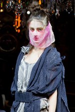 多彩な美が織り成す壮大な世界 - ヴィヴィアン・ウエストウッド ゴールドレーベル 2012年春夏コレクション｜写真14