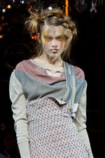 多彩な美が織り成す壮大な世界 - ヴィヴィアン・ウエストウッド ゴールドレーベル 2012年春夏コレクション｜写真40