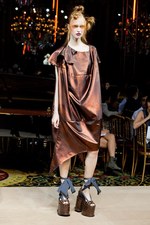 多彩な美が織り成す壮大な世界 - ヴィヴィアン・ウエストウッド ゴールドレーベル 2012年春夏コレクション｜写真51