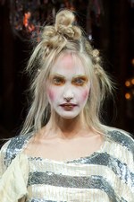 多彩な美が織り成す壮大な世界 - ヴィヴィアン・ウエストウッド ゴールドレーベル 2012年春夏コレクション｜写真64