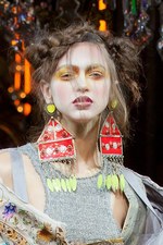 多彩な美が織り成す壮大な世界 - ヴィヴィアン・ウエストウッド ゴールドレーベル 2012年春夏コレクション｜写真72