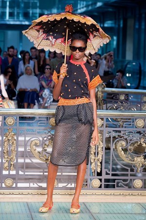 ドラマティックなビーチのワンシーンを閉じ込めた - ツモリチサト(TSUMORI CHISATO) 2012年春夏コレクション｜写真20