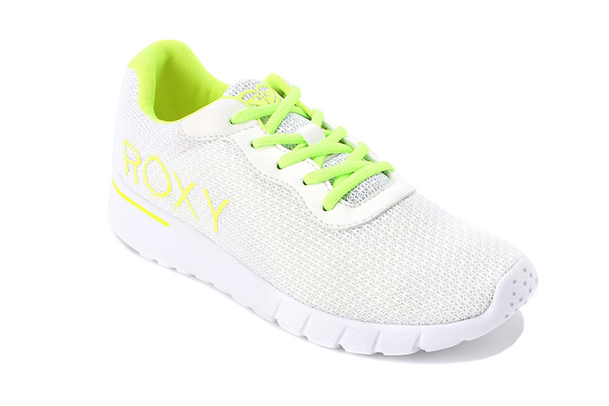 ROXY初のランニングシューズ、アトモスで発売 - メッシュ素材やネオンカラーのロゴ｜写真6