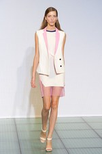 強さと優しさを兼ね備えたフェミニンなロックスタイル - コスチューム ナショナル(CoSTUME NATIONAL) 2012年春夏コレクション｜写真1