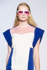 強さと優しさを兼ね備えたフェミニンなロックスタイル - コスチューム ナショナル(CoSTUME NATIONAL) 2012年春夏コレクション｜写真19