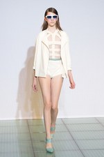 強さと優しさを兼ね備えたフェミニンなロックスタイル - コスチューム ナショナル(CoSTUME NATIONAL) 2012年春夏コレクション｜写真32