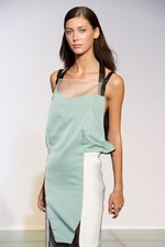 強さと優しさを兼ね備えたフェミニンなロックスタイル - コスチューム ナショナル(CoSTUME NATIONAL) 2012年春夏コレクション｜写真35