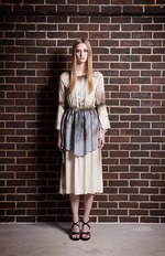 CUNE 16年秋冬コレクションを紹介 -沼やコンクリート、草原で “馬に引きずられた人” を再現｜写真10