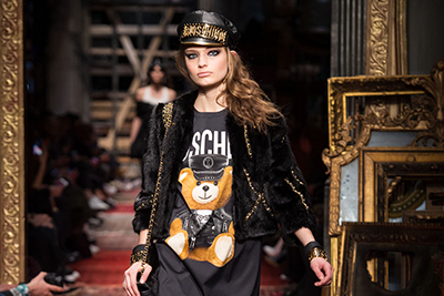美品✨モスキーノ ジャケット モノトーン　40 派手ロゴデザイン MOSCHINO モスキーノ マフラー ストール レディース メンズ