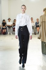 ヤストシ エズミ 2017年春夏コレクション - 創造的再生により進化する装い｜写真1