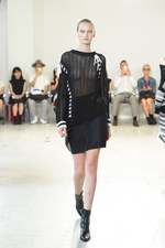 ヤストシ エズミ 2017年春夏コレクション - 創造的再生により進化する装い｜写真24