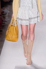 クラシカルなエッセンスを含んだシックなフレンチスタイル - ヴァネッサ ブリューノ 2012年春夏コレクション｜写真16