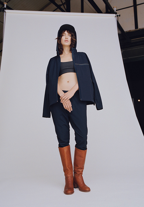 A.P.C.とNY発アウトドアヴォイシズがコラボ、都会的なアクティブウェアをメンズ＆ウィメンズで | 写真
