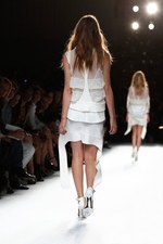 ロマンティックなウォーターワールドへようこそ - ジバンシィ バイ リカルド ティッシ(Givenchy by Riccardo Tisci) 2012年春夏コレクション｜写真7