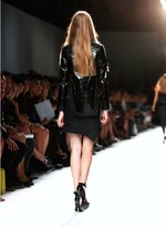 ロマンティックなウォーターワールドへようこそ - ジバンシィ バイ リカルド ティッシ(Givenchy by Riccardo Tisci) 2012年春夏コレクション｜写真17