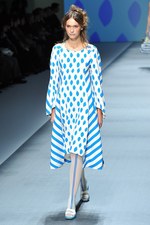 色彩とフォルムで表現する、洗練されたエレガンス - HIROKO KOSHINO(ヒロコ コシノ) 2012年春夏コレクション｜写真6