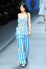 色彩とフォルムで表現する、洗練されたエレガンス - HIROKO KOSHINO(ヒロコ コシノ) 2012年春夏コレクション｜写真8