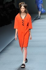 色彩とフォルムで表現する、洗練されたエレガンス - HIROKO KOSHINO(ヒロコ コシノ) 2012年春夏コレクション｜写真12