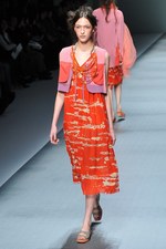 色彩とフォルムで表現する、洗練されたエレガンス - HIROKO KOSHINO(ヒロコ コシノ) 2012年春夏コレクション｜写真21