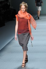 色彩とフォルムで表現する、洗練されたエレガンス - HIROKO KOSHINO(ヒロコ コシノ) 2012年春夏コレクション｜写真30