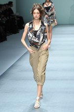 色彩とフォルムで表現する、洗練されたエレガンス - HIROKO KOSHINO(ヒロコ コシノ) 2012年春夏コレクション｜写真41