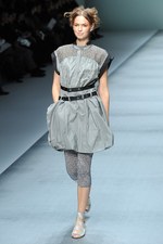 色彩とフォルムで表現する、洗練されたエレガンス - HIROKO KOSHINO(ヒロコ コシノ) 2012年春夏コレクション｜写真42